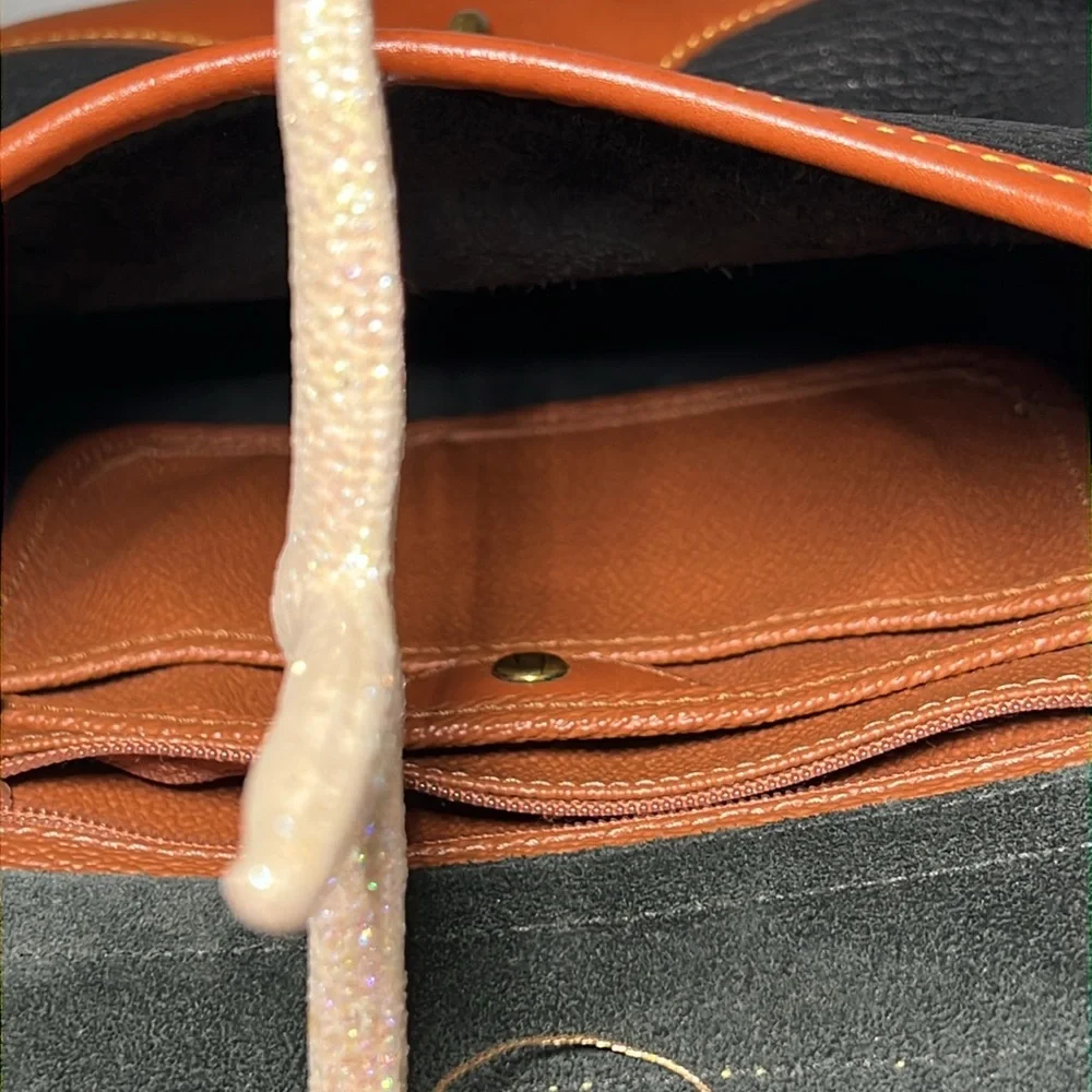 Top Carry All Weather Leather Vtg Dooney & Bourke Turnlock